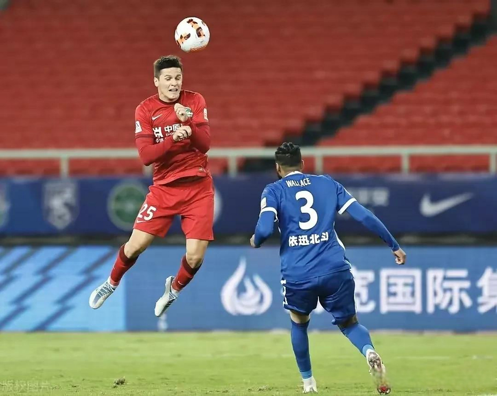 山东泰山逆转胜山东鲁能，登顶积分榜(山东鲁能乒乓球历届名单)